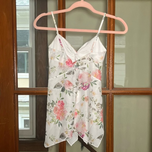 Princess Polly Fallen Roses Top - Picture 3 of 5